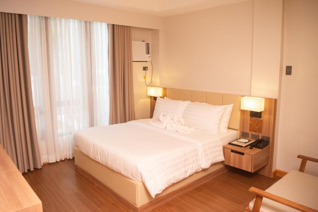 Standard Queen Room